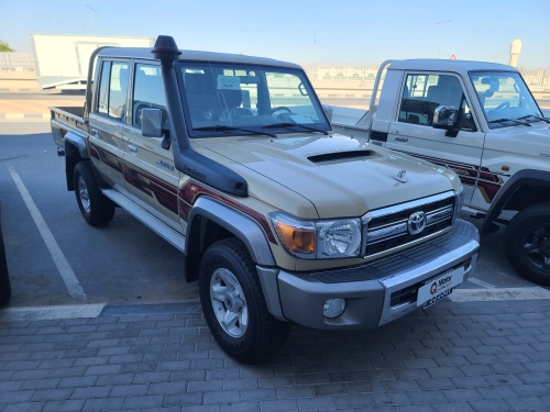 Toyota LX   2023