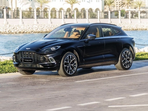 Aston Martin DBX  2021