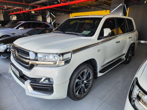 Toyota Land Cruiser VXR Grand Touring