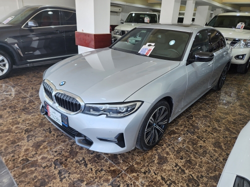 BMW 3-Series 330 i 2019